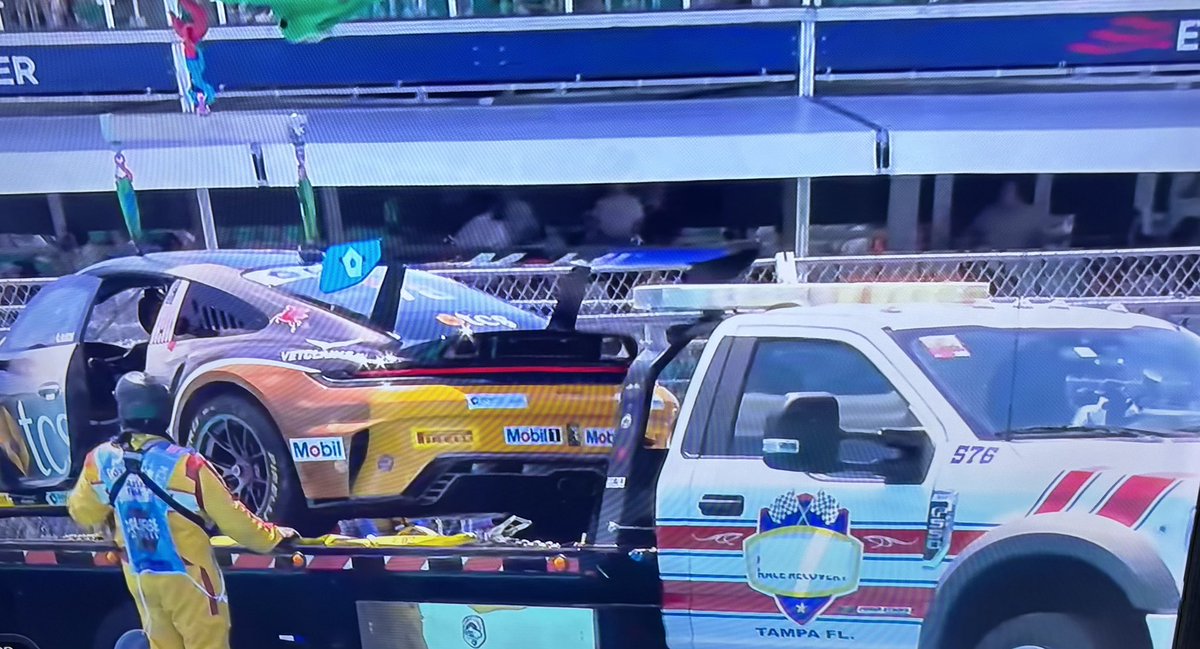 SteppsTowing's tweet photo. Full throttle kind of day.❤️🤍💙

#TeamSTEPPS Race Recovery is proud to partner with our friends at the F1 Miami Grand Prix.🏁

#Wrecker #Tow #Towing #Transport #HeavyTransport #AutoParts #Racing #RaceRecovery #RaceTrack #CheckeredFlag #F1 #Formula1 #F1Miami #MiamiGrandPrix https://t.co/tOTtk2mkXt