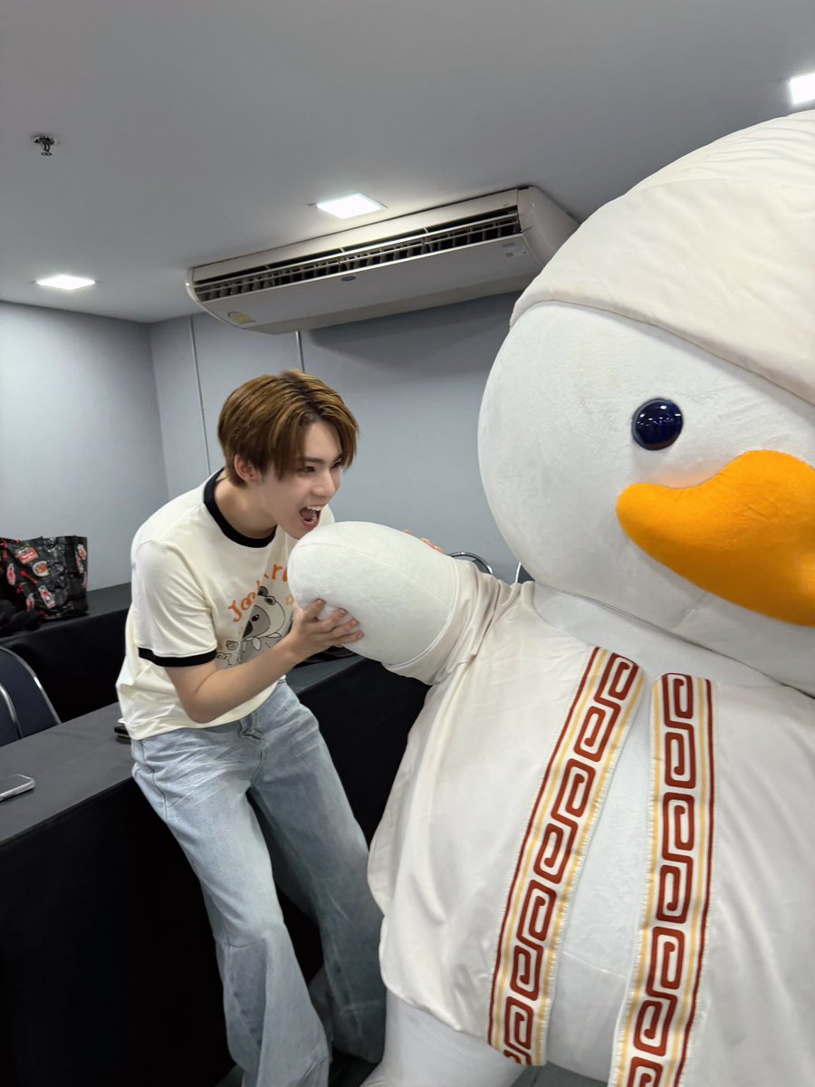 Blink _ jisoo tweet media