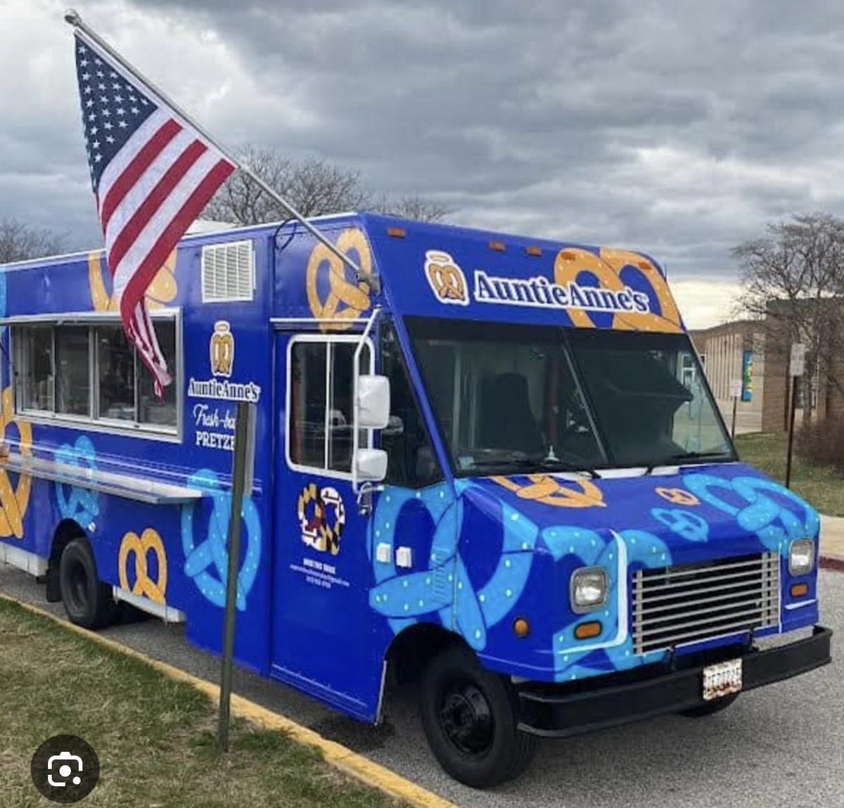 G_Barbato's tweet photo. @wldsteppa They have a food truck lol https://t.co/P631yL2o55