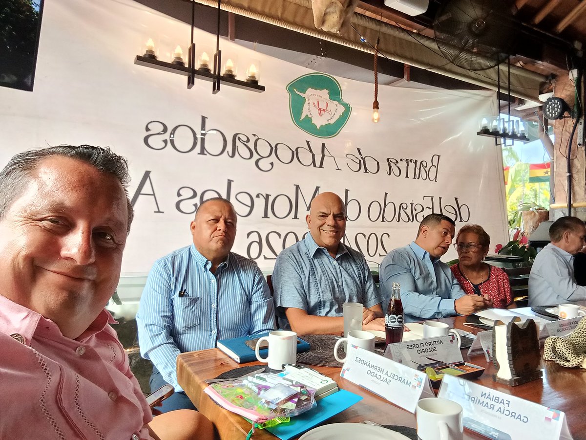 fabiangrcvca's tweet photo. Importante participar y opinar en la @BarraAbogadosM en charla con el Pdte. Mpal. Eder Rodriguez de Jiutepec Morelos https://t.co/gAJBvLifh7