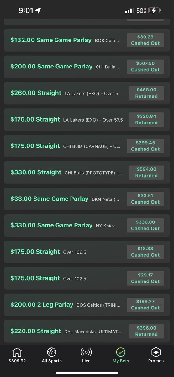 esportsbleeder's tweet image. ESPORTS gonna pay 💰veryday 👌👌✅ stop betting on rigged real life sports come to esports I bet on 2K only ! 1000+ games played ik every player🥸🥸 #esports #bet365 #fanduel #parlays we treat this like a stock market not sports markets don’t fall for the foolery 👂👂