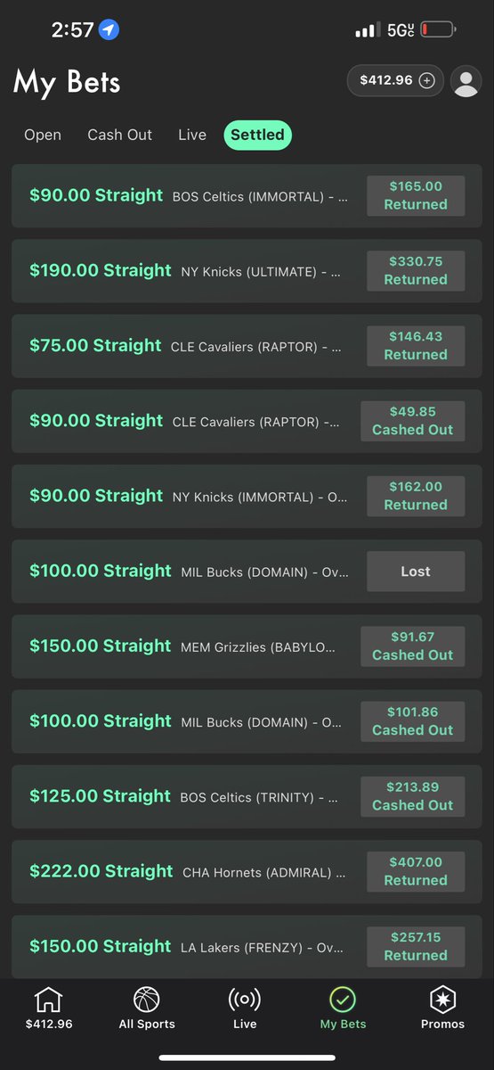 esportsbleeder's tweet image. ESPORTS gonna pay 💰veryday 👌👌✅ stop betting on rigged real life sports come to esports I bet on 2K only ! 1000+ games played ik every player🥸🥸 #esports #bet365 #fanduel #parlays we treat this like a stock market not sports markets don’t fall for the foolery 👂👂
