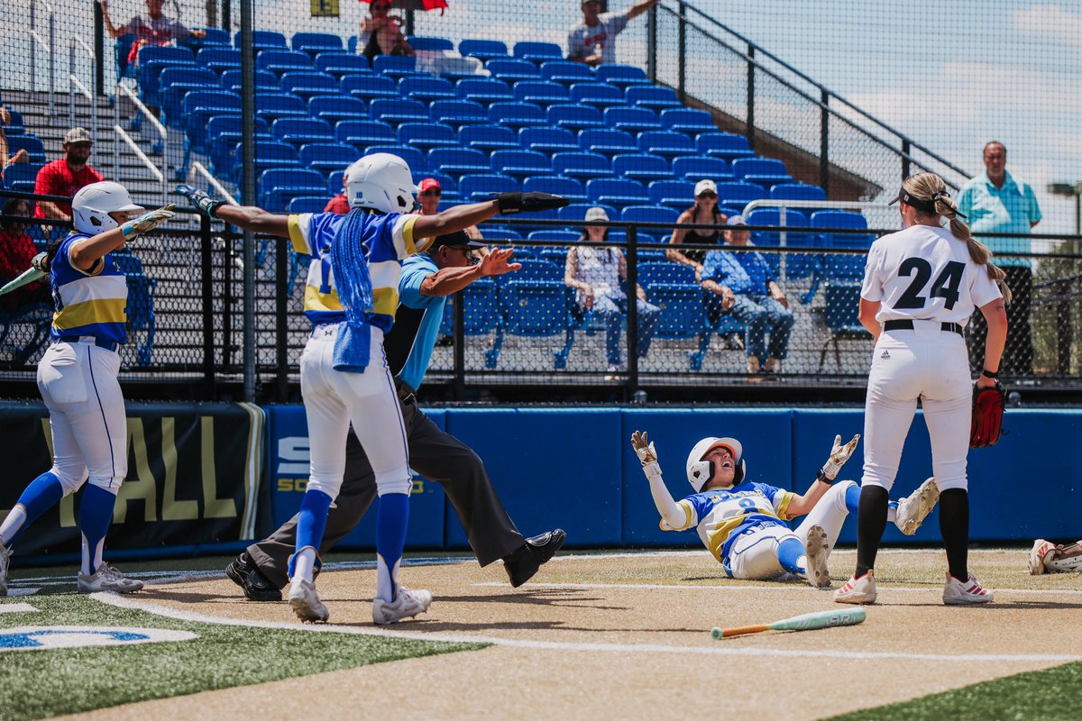 McNeeseSoftball's tweet photo. Ain’t no party like a Poke Party 🎉 

#GeauxPokes https://t.co/NG9QVDQCuX