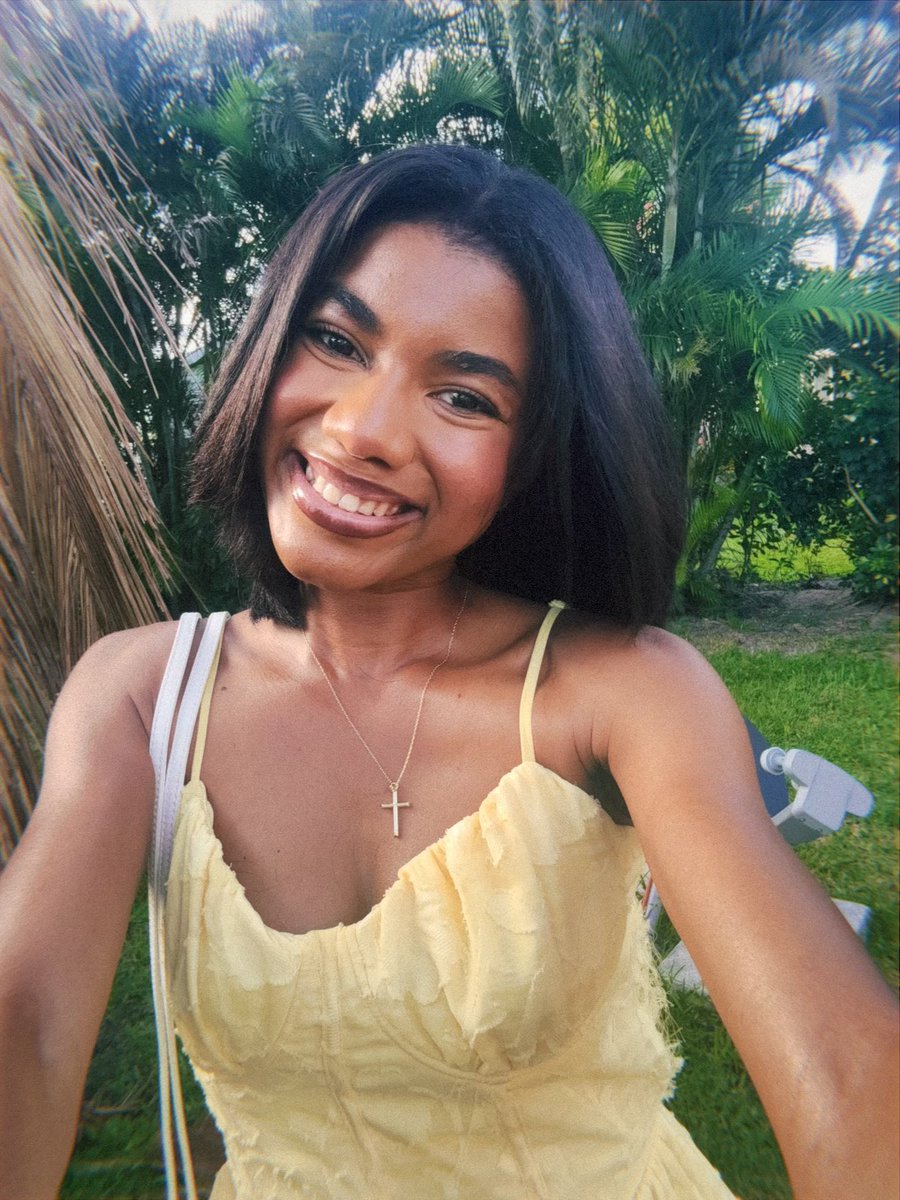 yagirlnayaa's tweet image. by his wounds, i’m healed 💛 #happysunday