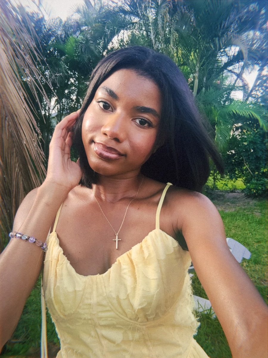 yagirlnayaa's tweet image. by his wounds, i’m healed 💛 #happysunday