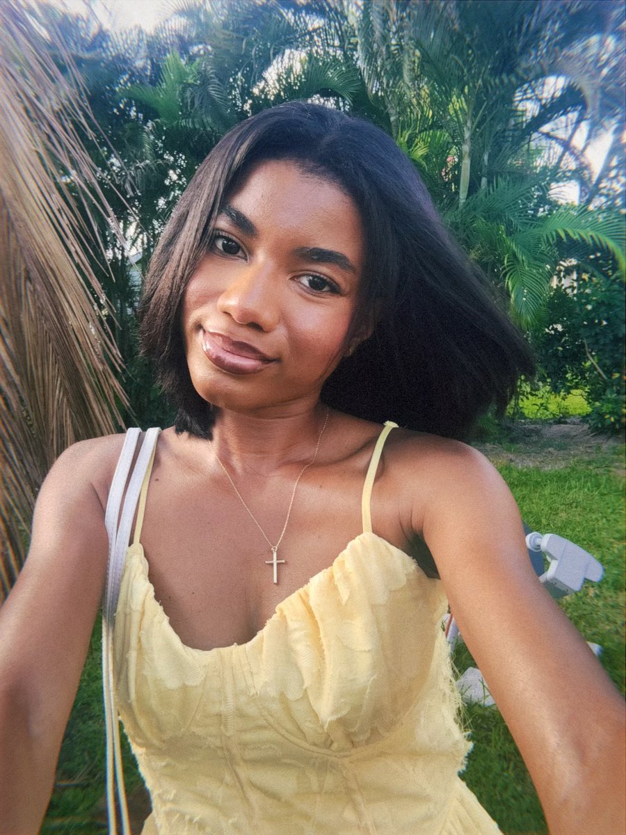 yagirlnayaa's tweet image. by his wounds, i’m healed 💛 #happysunday