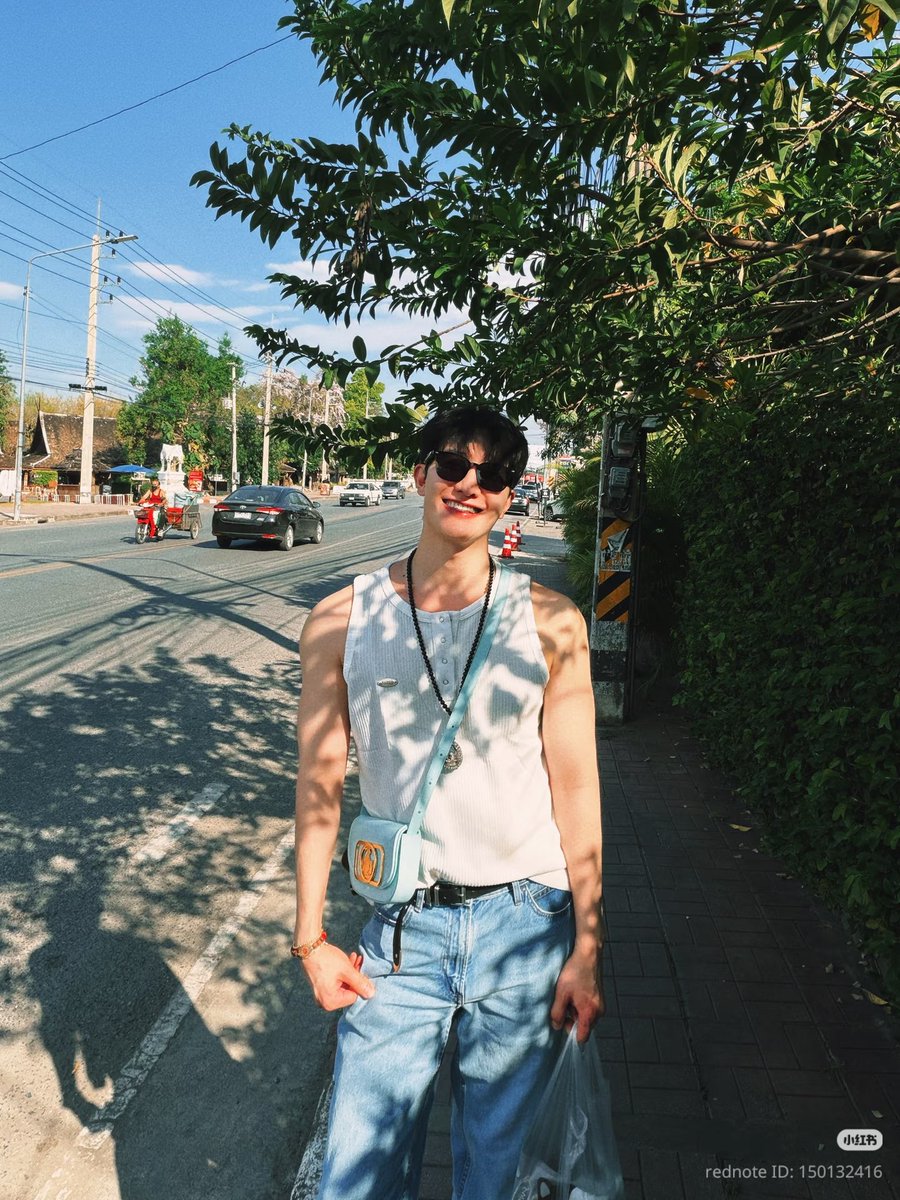 daily zhoumi 🍯 tweet media