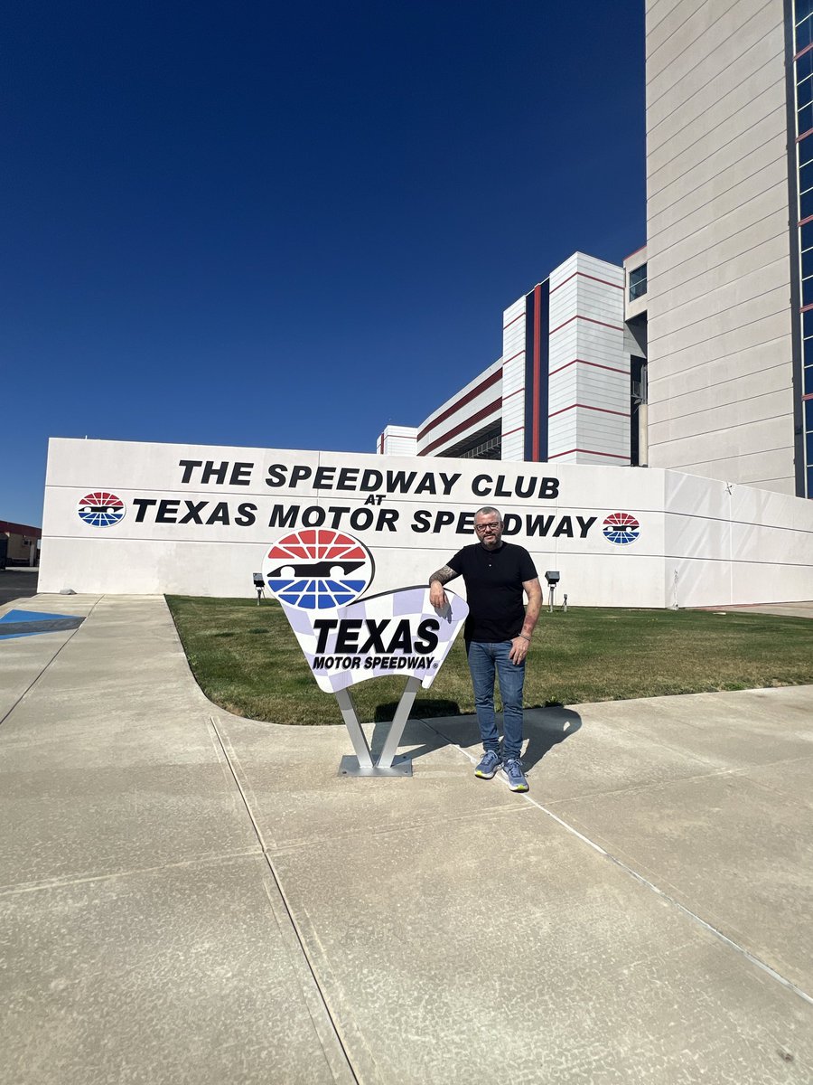 RogrioCarvalh1's tweet photo. Boa transmissão galera! Tudo é maior no Texas! #NascarNaESPN https://t.co/Xuv2vG8OKD