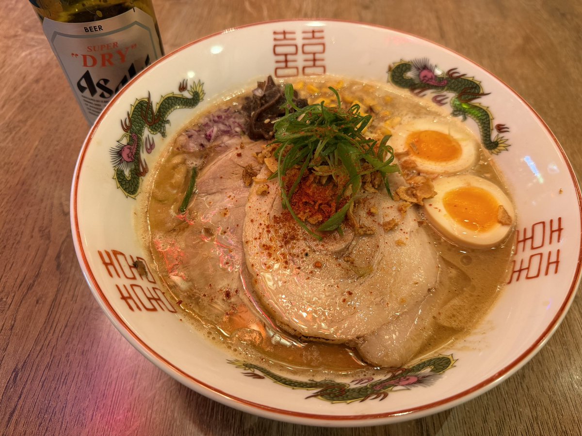 kuru2undercut's tweet photo. 海外赴任deラッキー麺活♬久しぶりのアムステルダムで初めてRAMEN-ISM様へGo！MISO-ISMとスーパードライで旨し！凝ったトッピングと独特の麺がスープに絡む♬今度は豚骨ラーメンも試してみたい！ご馳走様でした🙇‍♂️
#Amsterdam #Raman https://t.co/8dKhUylTIC