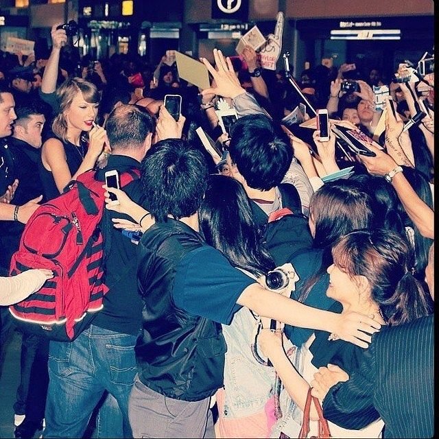 Taylor daily throwback tweet media