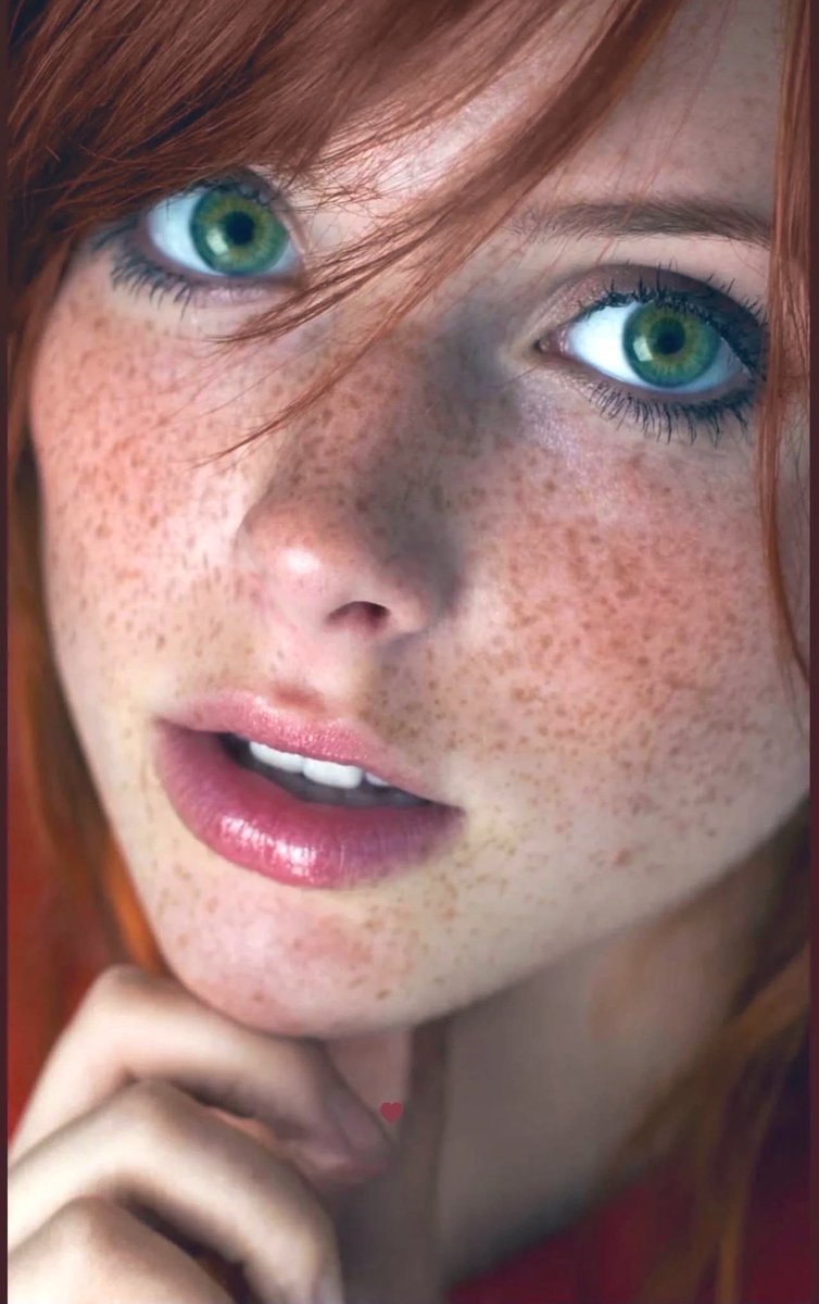 FreckledFace🧡 tweet media