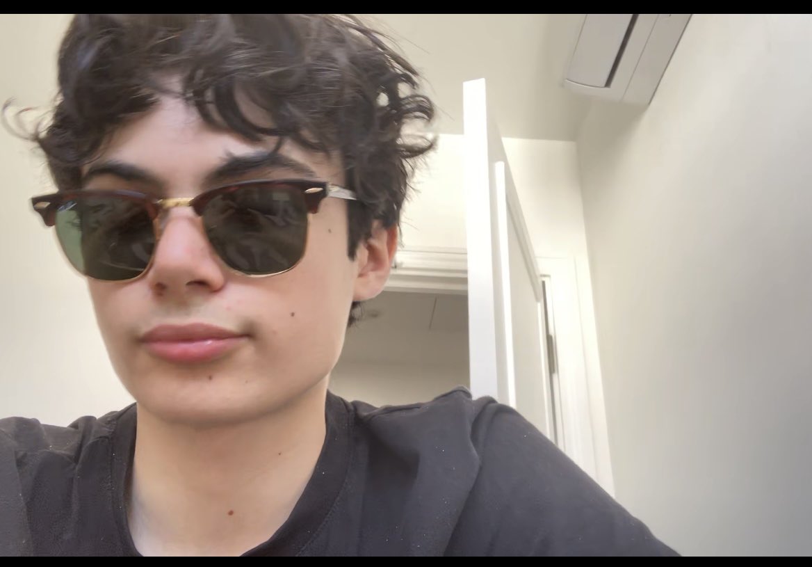 jonahpaull09's tweet image. Revision mode (apparently). GCSEs next week but the lighting was too good to ignore. Me pretending this counts as revision. Method acting as a GCSE student, vibes currently unclear but we move.

#gcse #gcserevision #year11 #teenactor #actorslife