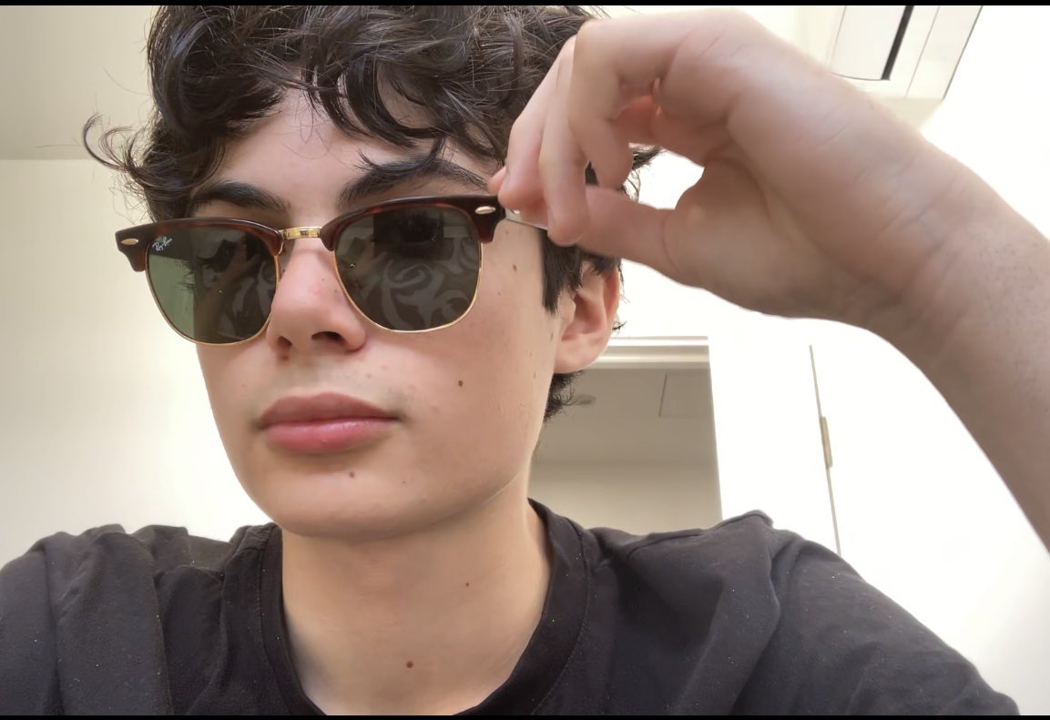 jonahpaull09's tweet image. Revision mode (apparently). GCSEs next week but the lighting was too good to ignore. Me pretending this counts as revision. Method acting as a GCSE student, vibes currently unclear but we move.

#gcse #gcserevision #year11 #teenactor #actorslife