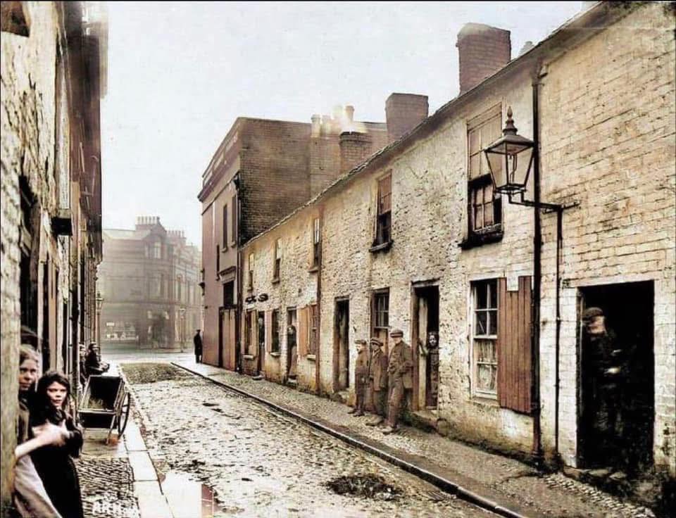 The History of Belfast in Northern Ireland tweet media