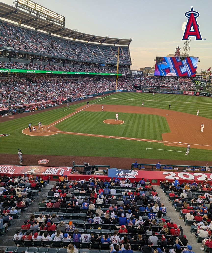 BlueWhiteInd's tweet image. BW®'s Dennis McCormack (R) was the ticket winner for Saturday night's Angels v Mets game at the Big A. His son-in-law &amp;amp; friends saw the Angels take a 4 -  3 victory over the Mets. Go  Angels, Go Team Blue-White. Visit: bit.ly/4tYwTiY #Companyculture #bestteamever #mlb