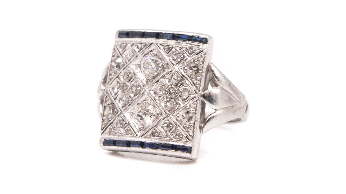 Numinsa's tweet photo. Sortija art déco en platino con diamantes tallas brillante antigua y rosa, y zafiros

Art Deco ring in platinum set with old brilliant and rose cut diamonds, and sapphires.

https://t.co/SjuEXfeFLx

#numinsa #ArtDecoJewelry #VintageJewelry https://t.co/Mq93aerTPj