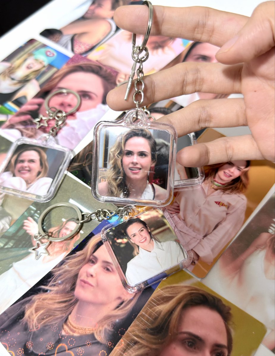 lsbiazin's tweet photo. resolvi fazer chaveiros e photocards da ana e tá ficando a coisa mais linda https://t.co/EpK5gng3w8