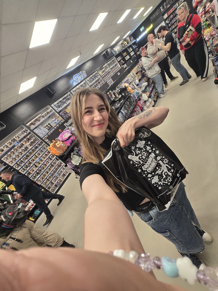 BillieTrixx tweet media