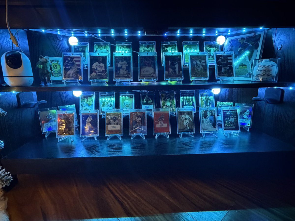 javvybing27's tweet image. I upgraded my lights to the PC area. 

I should’ve done this a long time ago. What a difference !!! 
@CardPurchaser 

#thehobby