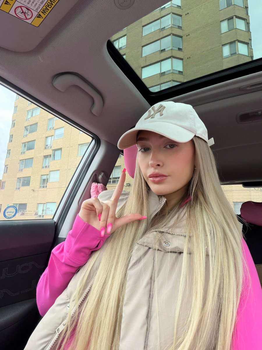PRINCESS CHLOE tweet media