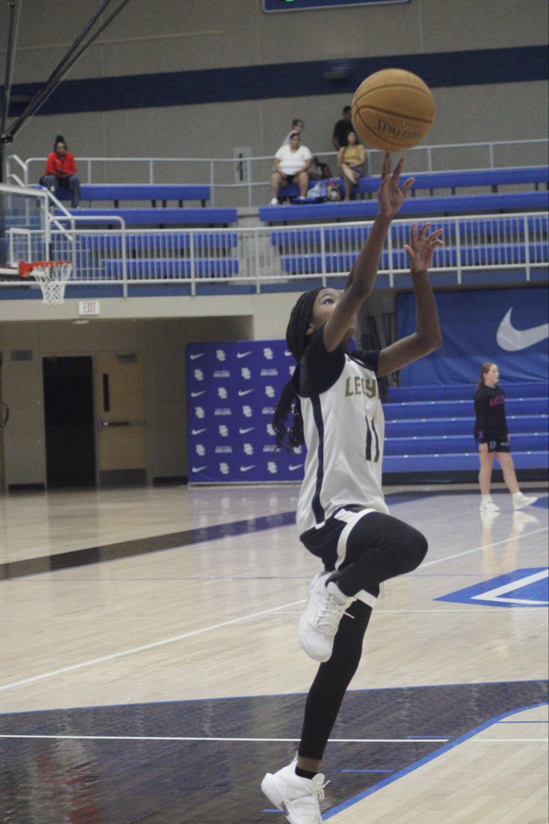 Jeffries_T11's tweet photo. Game face on πβ¨ Rising up for the finish!
#Basketball #GameDay #Hoops #AthleteLife #WomenInSports #BallIsLife #Layup #SportsPhotography #OnTheRise https://t.co/xZVA61Ckzy