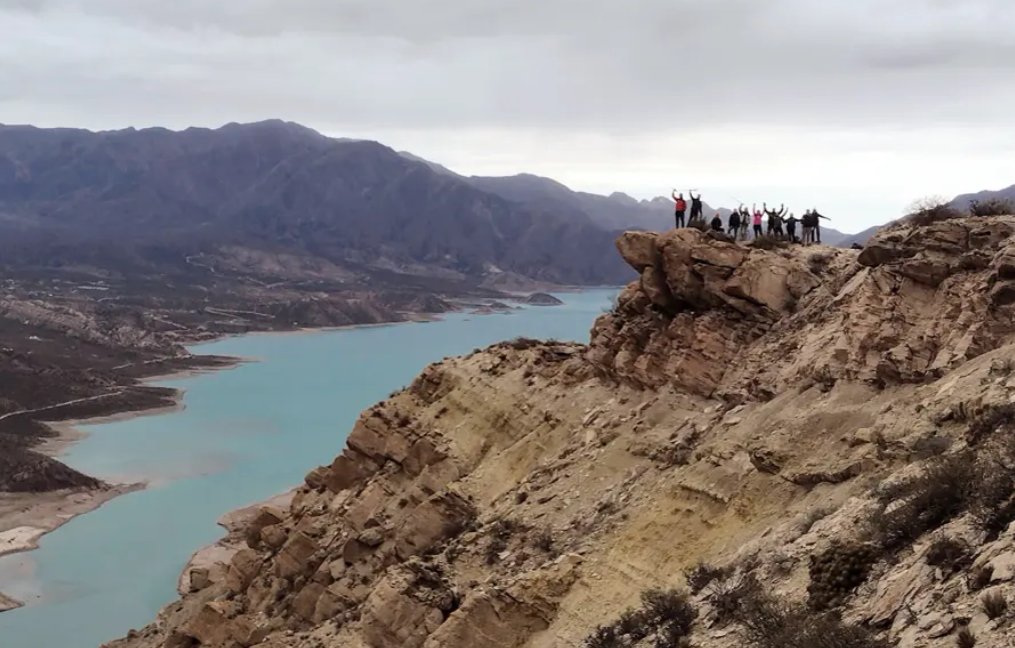 GuiaTurista's tweet image. 🇦🇷 Mendoza en mayo: bodegas, vendimia y escapadas de otoño: Mayo es uno de los mejores meses para descubrir Mendoza: vendimia tardía, bodegas activas y paisajes teñidos de colores otoñales. dlvr.it/TSLt9x 🌐 Más en el sitio #Mendoza #Vendimia #Otoño #Escapadas #Bodegas