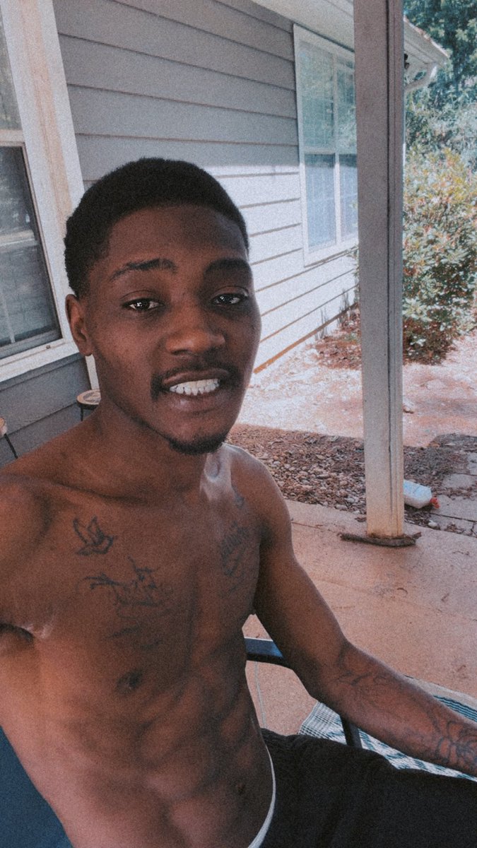 Qwon2Rare's tweet image. One thing bout me imma forever look good 😌 #godisgood #happysunday #blessed #him
