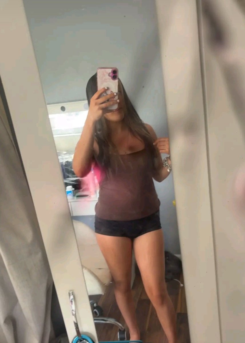 chloe tweet media