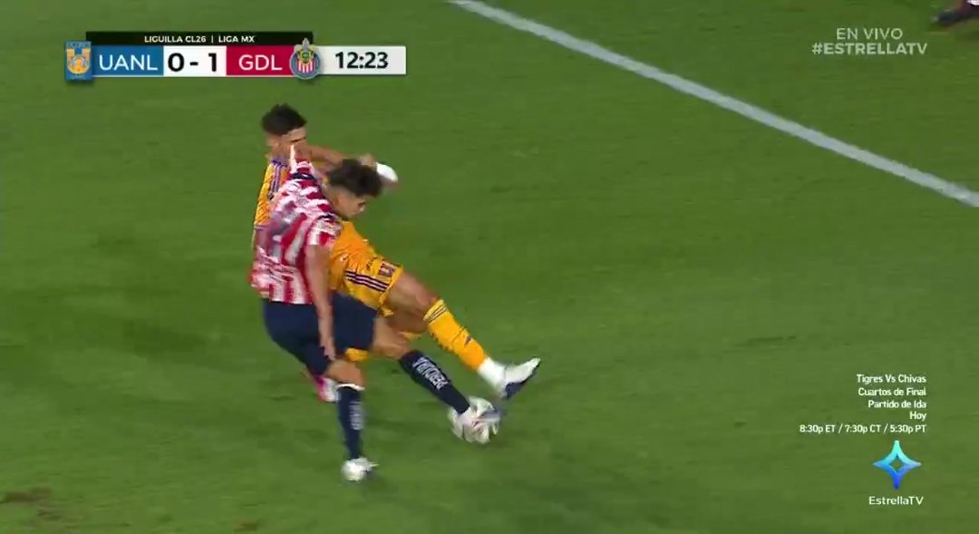 krisskull's tweet photo. @laserdnahuel Fíjate puto mollera sumida que el contactó es después del remate de Marín donde vergas querias que pusiera la pierna el de chivas? https://t.co/z9Ip5eviPi