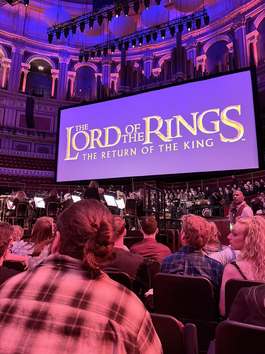 chasingxsafety's tweet photo. I finally got to see The Lord of the Rings: The Return of the King today at the @RoyalAlbertHall with the Philharmonic Orchestra and it was everything I hoped it would be and more https://t.co/oLq4nRD0IJ