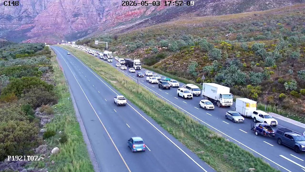 CapeTownFreeway's tweet image. Update: Road Closure due overturned truck on Old du Toits Kloof Pass. No access to R101, use alternate route.