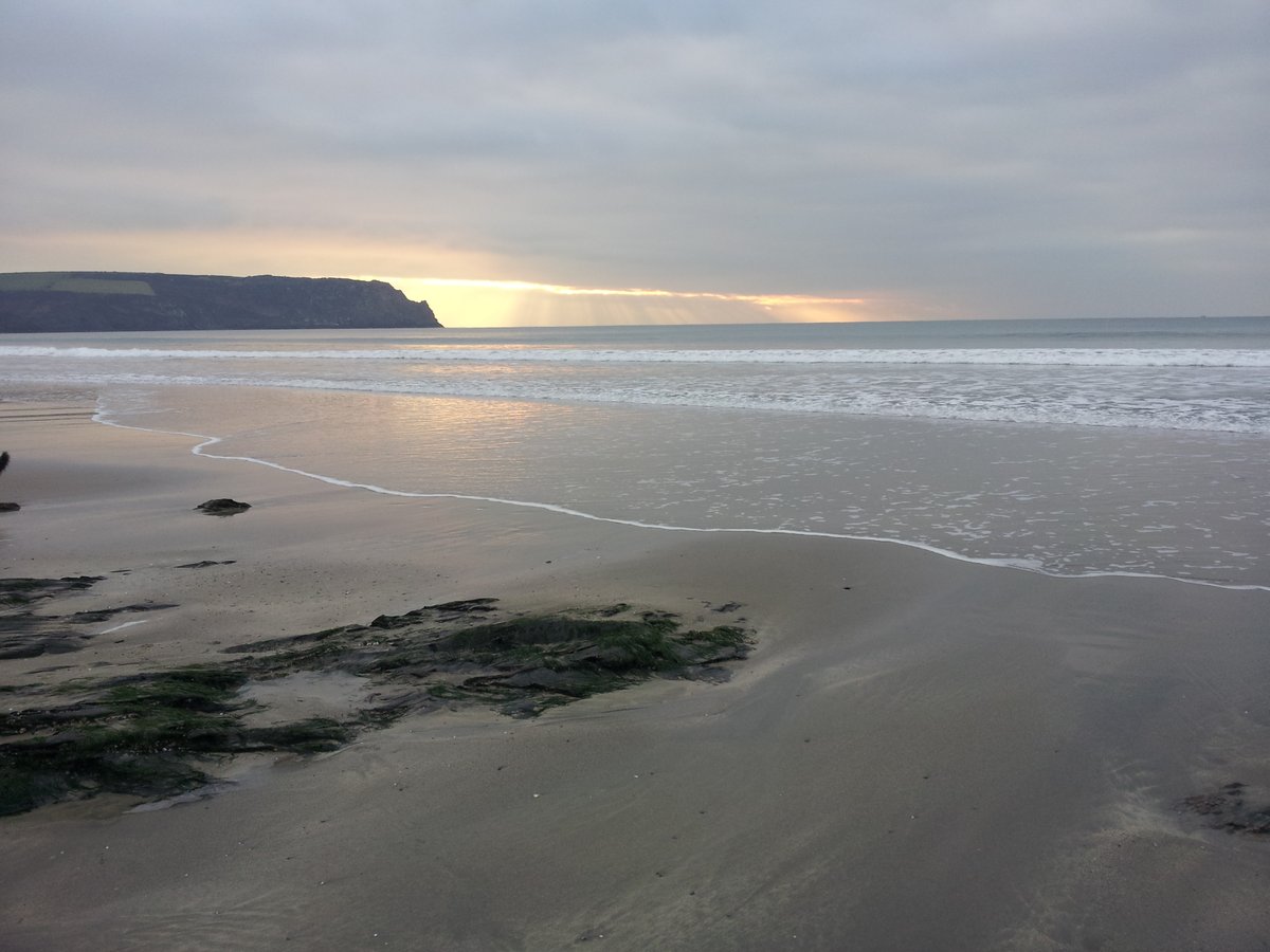 manonabeach's tweet photo. What the #beach means at #Pendower in #Roseland #Cornwall, with @LynwoodBnB - https://t.co/9d0reFay3A https://t.co/wQPdKyvTw5