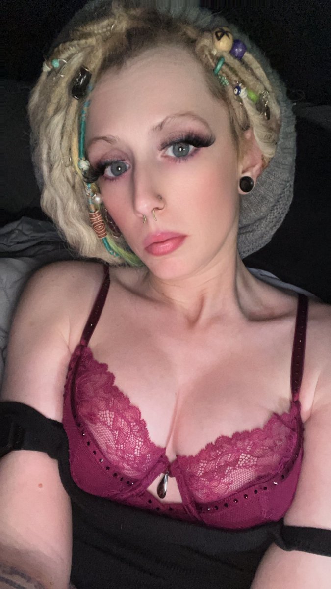 Queen Kitty tweet media