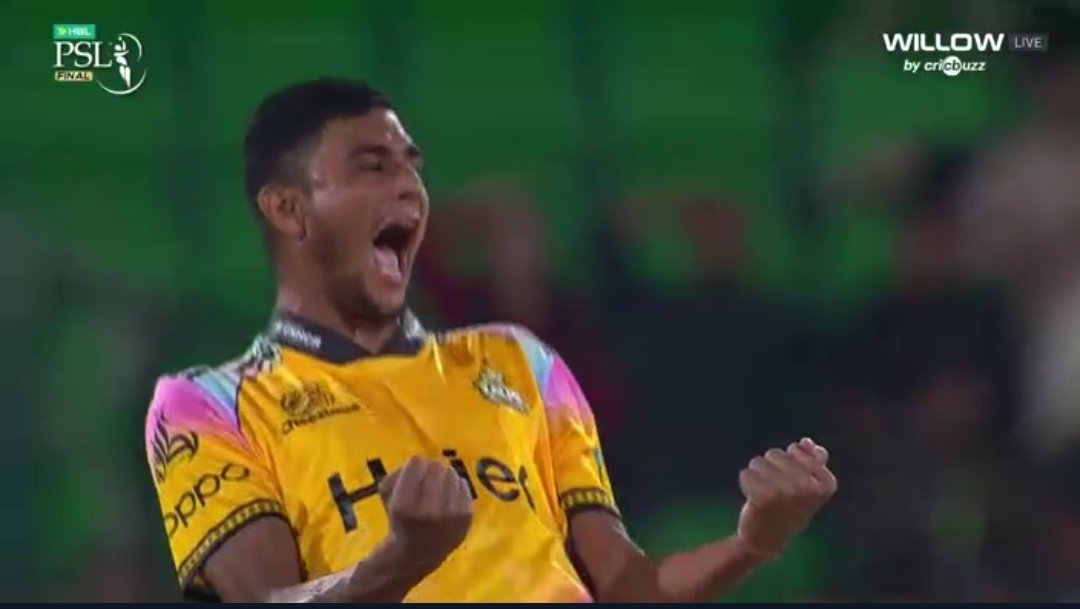 Abdullahs_56's tweet image. Maxewll ki wicket pr celebration tu banti hai.
#hblpslfinal