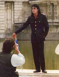 EmmaPeel_Knight's tweet image. @michaeljackson loved #Vienna, #Austria🇦🇹, very very much. This was another Photo shooting at the wonderful Schönbrunn Palace in June 1988.😊😉
@archivejaafar  @ParisJackson  @iambigijackson
@princemjjjaxon  @jermjackson5  @latoyajackson
@JanetJackson @tajjackson3
#MichaelMovie
