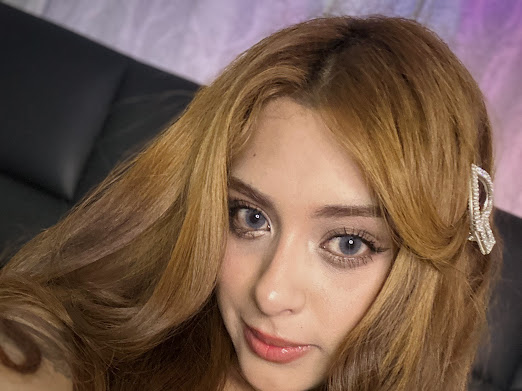 Maya Bella 🇨🇵🌺 tweet media