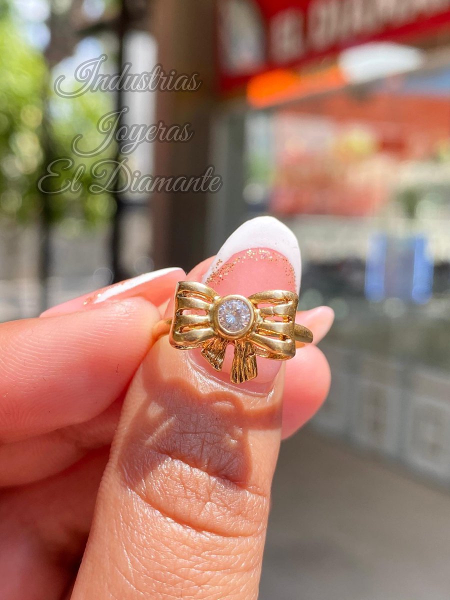 neryzepeda's tweet image. *INDUSTRIAS JOYERAS EL DIAMANTE*

#PARATI #ANILLO #CASUAL #MUCHACHA #SEÑORITA #DISEÑOS #UNICOS #REGALO #PERFECTO 👩🏻🛍️🎁💎💞

Productos de Calidad en #Oro  Blanco/Amarillo/Negro/Rojo/Verde/Rose y en #Plata. #Garantizados 💯 
Envíos #Gratis en toda #Guatemala y #EstadosUnidos (