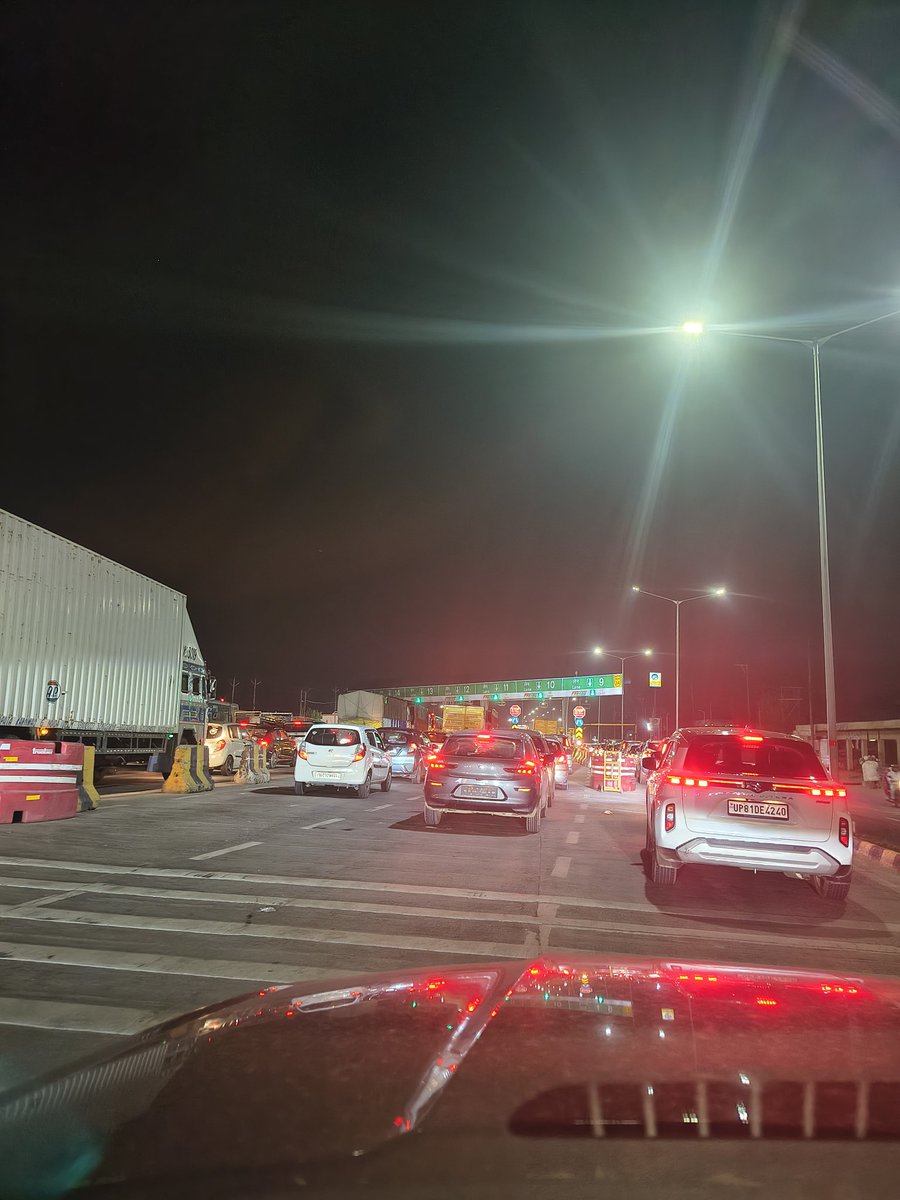 deep767475's tweet photo. @1033_Helpline always on loharli toll gautam Buddha Nagar NH 34 
plz solve this problem and behaviour of staff is also so bad @noidapolice @nitin_gadkari @narendramodi @myogioffice https://t.co/JboMtiCjdG