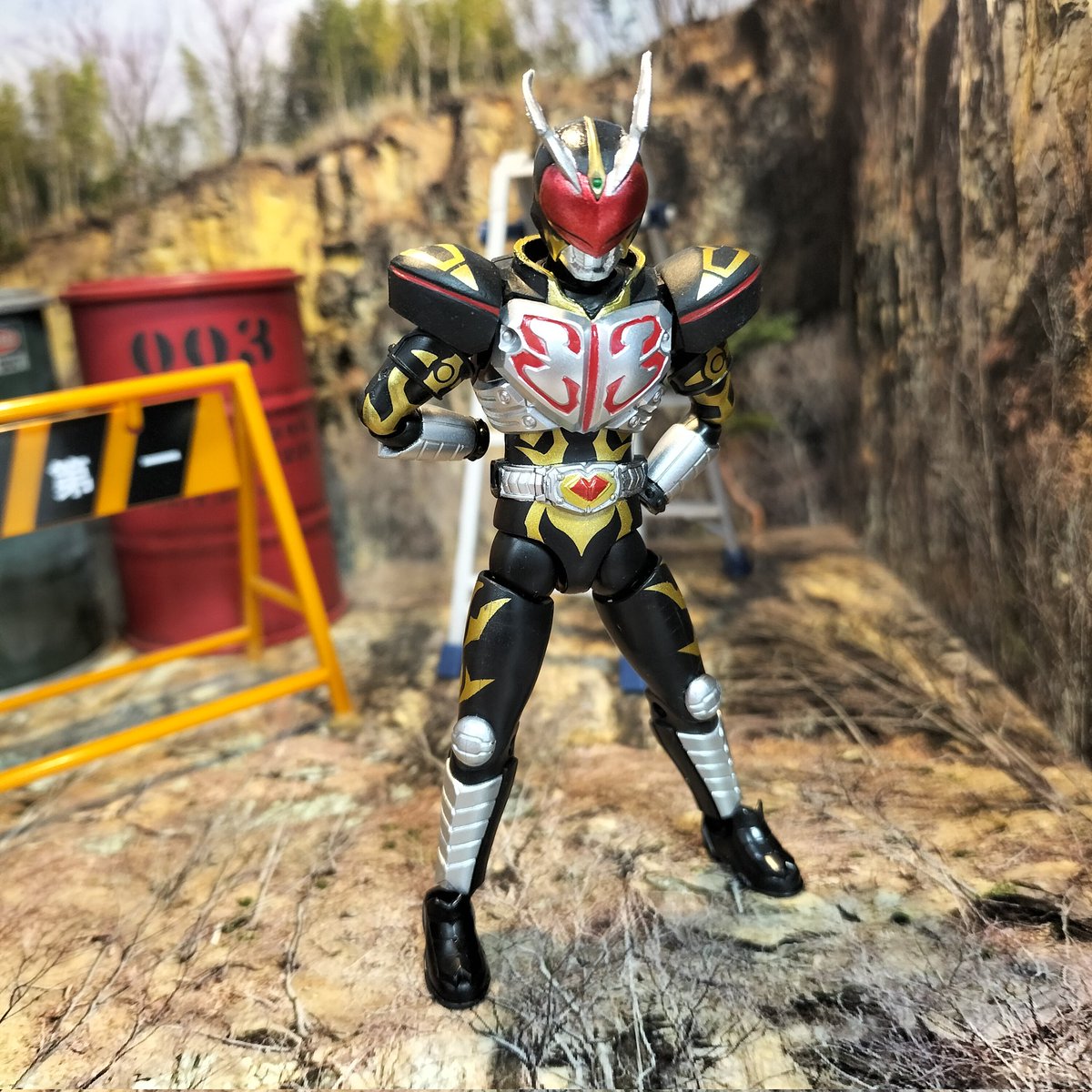 仮面ライダーブレイドで一番好な ライダー カリス不器用な優しさと 荒