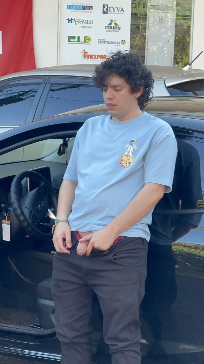 Alex tweet media