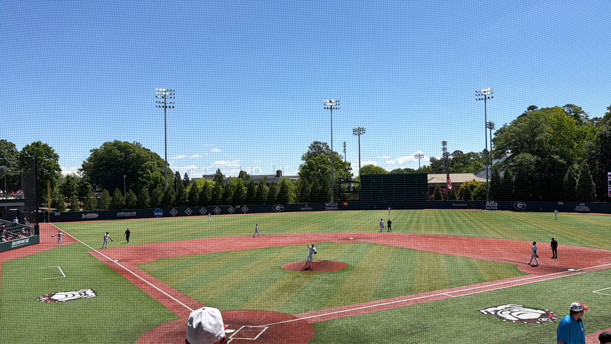 richardcostigan's tweet photo. Stunningly beautiful day for @BaseballUGA at #FoleyField #GoDawgs Get the 🧹!! https://t.co/V3nqeuPDt8