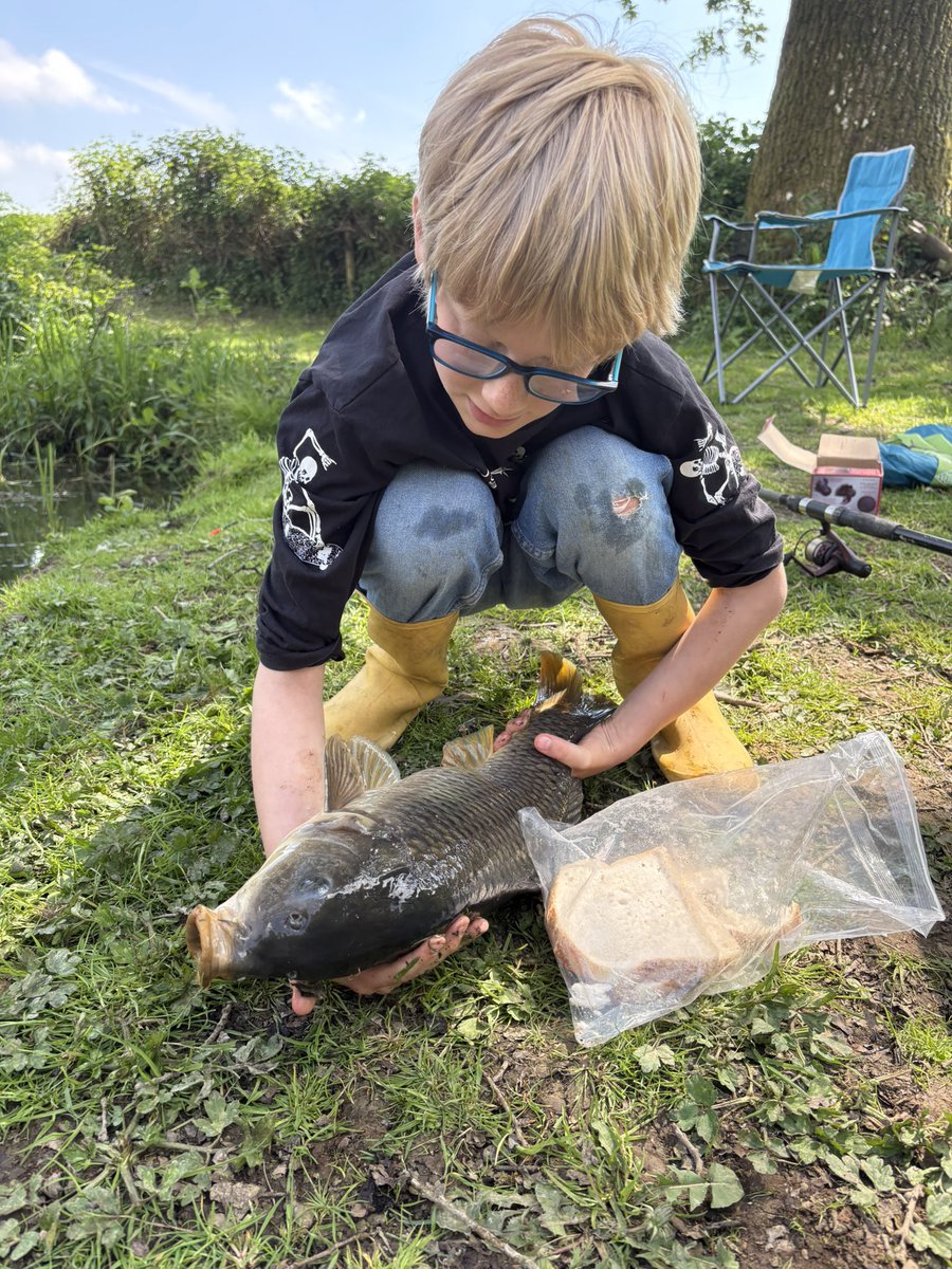 anthonybecvar's tweet image. Our youngest hasn’t got on with many out of school clubs.. football, karate, etc. so took him fishing today. He loved it! Caught a tench on his first cast. We’re now setting aside time with each other to do it every week.. #Farming #NotFarming #Memories #TightLines