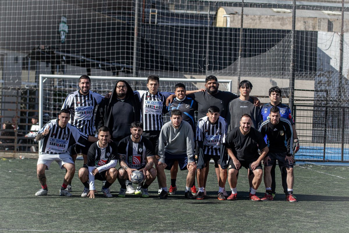LAT_ARG's tweet photo. ¡TRIUNFAZO DE RIVER! 🔥
@River_LAT dio vuelta un partidazo frente a Riestra y acumula 9 puntos en la Zona A. https://t.co/oMq9BzS4O4