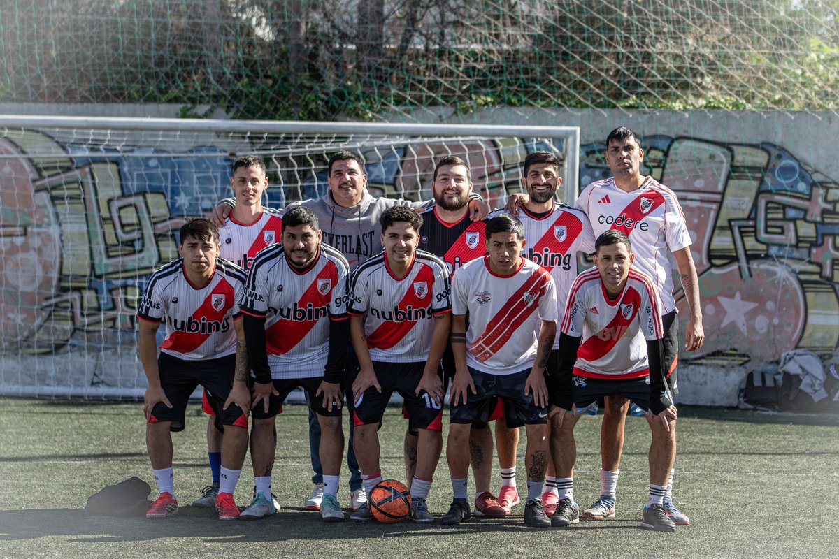 LAT_ARG's tweet photo. ¡TRIUNFAZO DE RIVER! 🔥
@River_LAT dio vuelta un partidazo frente a Riestra y acumula 9 puntos en la Zona A. https://t.co/oMq9BzS4O4