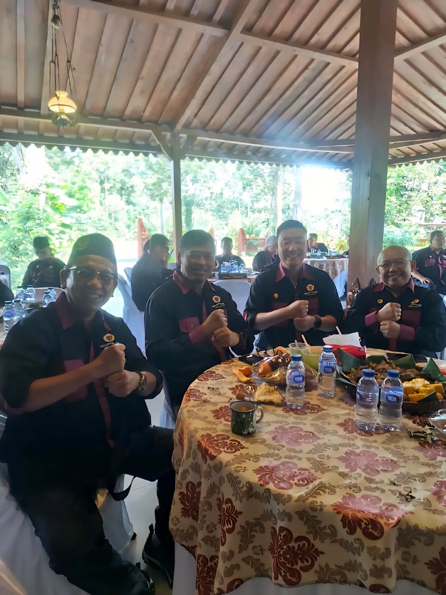 agus_168's tweet photo. Rapat Kerja Daerah 
DPD Ikatan Keluarga Alumni Lemhannas Provinsi Jawa Tengah 
tahun 2026
"Meningkatkan Kebersamaan dan Integritas Untuk Kemajuan Bangsa" 

Dihadiri Ketum DPP Prof. Purnomo Yusgiantoro 

@lemhannas_ri
@ikal_lemhannas
@ikalstrategiccentre
@ikaljateng https://t.co/2wJsB4VIDn