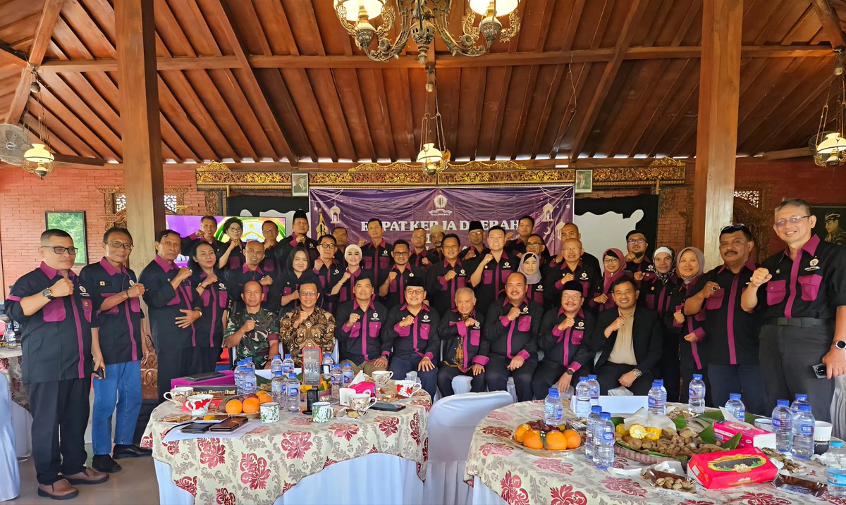 agus_168's tweet photo. Rapat Kerja Daerah 
DPD Ikatan Keluarga Alumni Lemhannas Provinsi Jawa Tengah 
tahun 2026
"Meningkatkan Kebersamaan dan Integritas Untuk Kemajuan Bangsa" 

Dihadiri Ketum DPP Prof. Purnomo Yusgiantoro 

@lemhannas_ri
@ikal_lemhannas
@ikalstrategiccentre
@ikaljateng https://t.co/2wJsB4VIDn