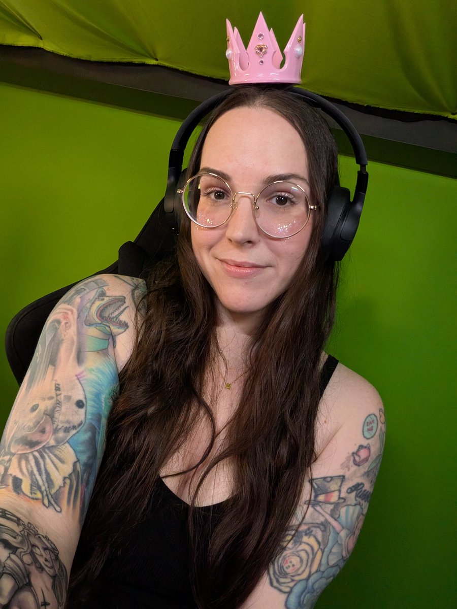 TheAllieGShow_'s tweet photo. It's my birthday!! Come hang out with me and my friends as we voice act Slay the Princess! @CEOsOfScreams @blacktabbygames @HauntedInc9 @TheCryptTeam 
https://t.co/RJwOZblXPQ https://t.co/Irfad8ok8O