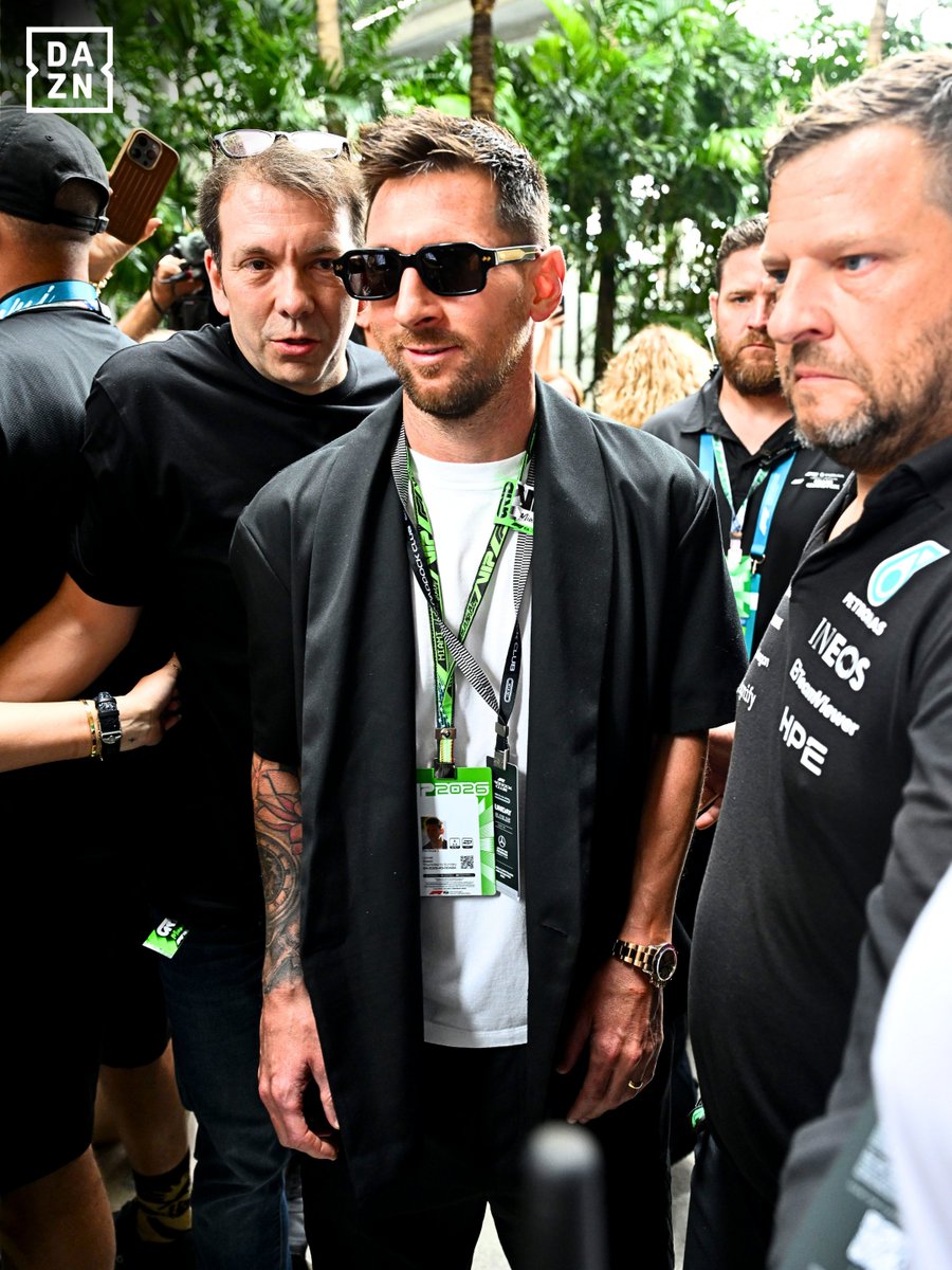DAZN's tweet image. Lionel Messi visits the Mercedes-AMG Petronas F1 Team garage prior to the F1 Grand Prix of Miami 🔥🇦🇷

#MLS | #F1
