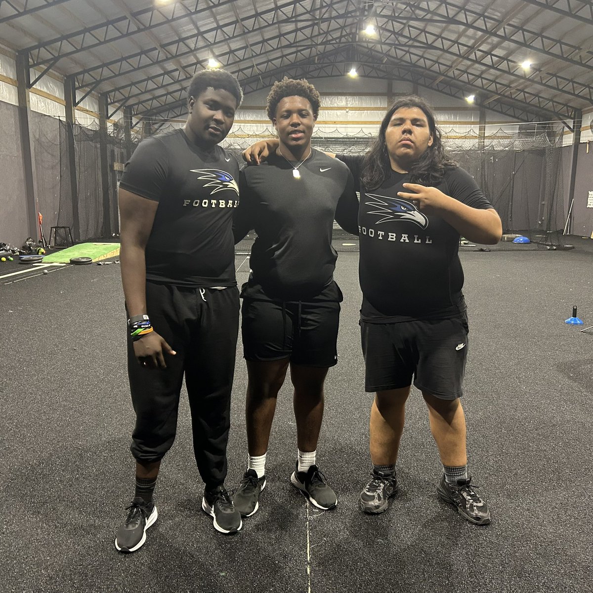 Coach_Rwade's tweet photo. Florence HS offensive line work today! Preciate you guys stopping by for some OL work! 

@Orlando_Rounds - OT
@Cjlockedin  - OT/OG
@hernanadez83116  - OG https://t.co/wFL0G2e0AA