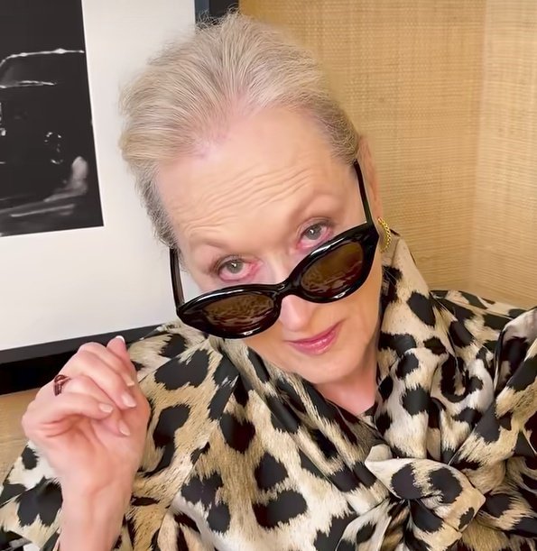 jean smart's laugh · tweet media